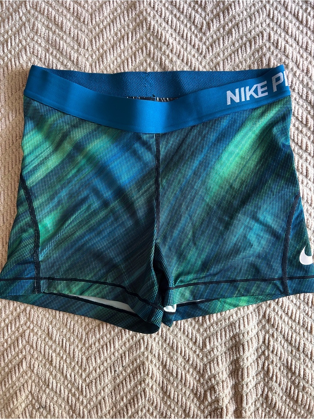 Women’s Nike Pro Shorts Dri-Fit Green Blue Pattern Medium